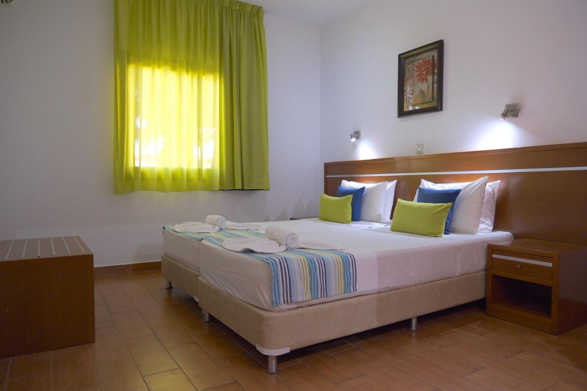 Loutsiana Deluxe Apts Agia Napa Zimmer foto