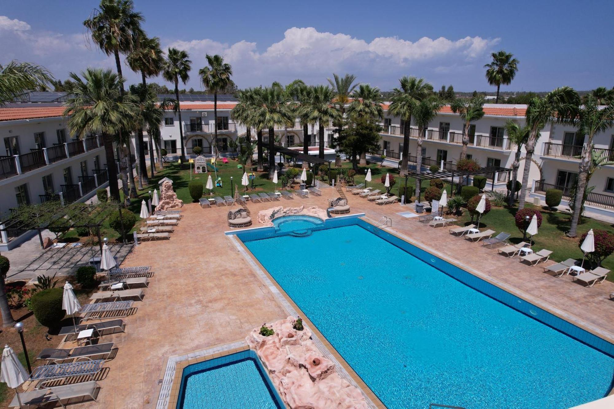Loutsiana Deluxe Apts Agia Napa Exterior foto